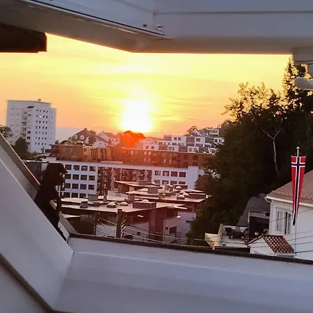 Charming Seaside In With Stunning Views Апартаменты *